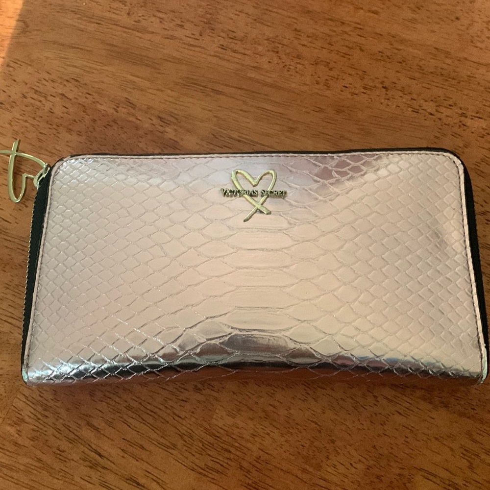 Victorias Secret Pink wallet